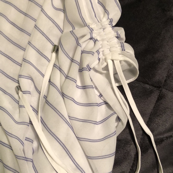 Light and flowwy striped blouse - Picture 3 of 6